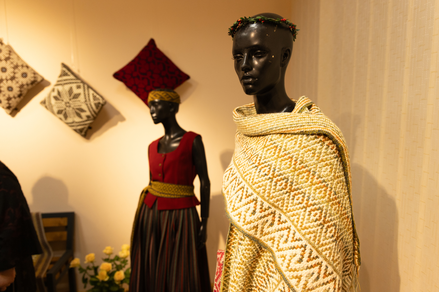 Izstādes "Mozaīktamborēšana mūsdienu interjerā un aksesuāros" atklāšana