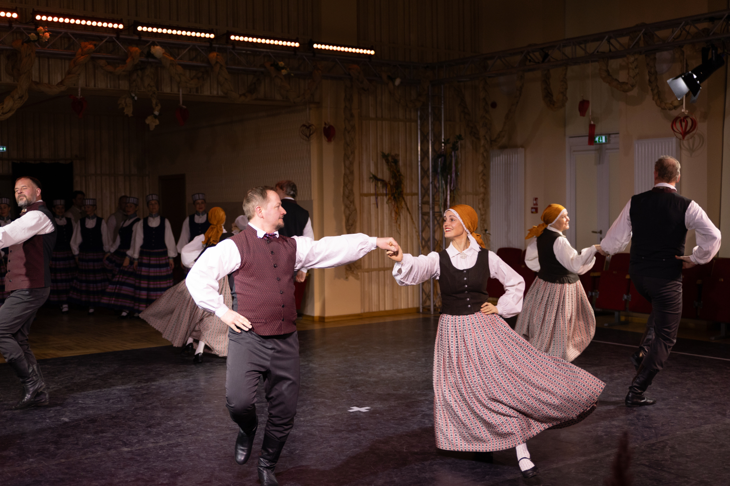 Mīlestības dienas sadancis "Kāzas" kolektīvi