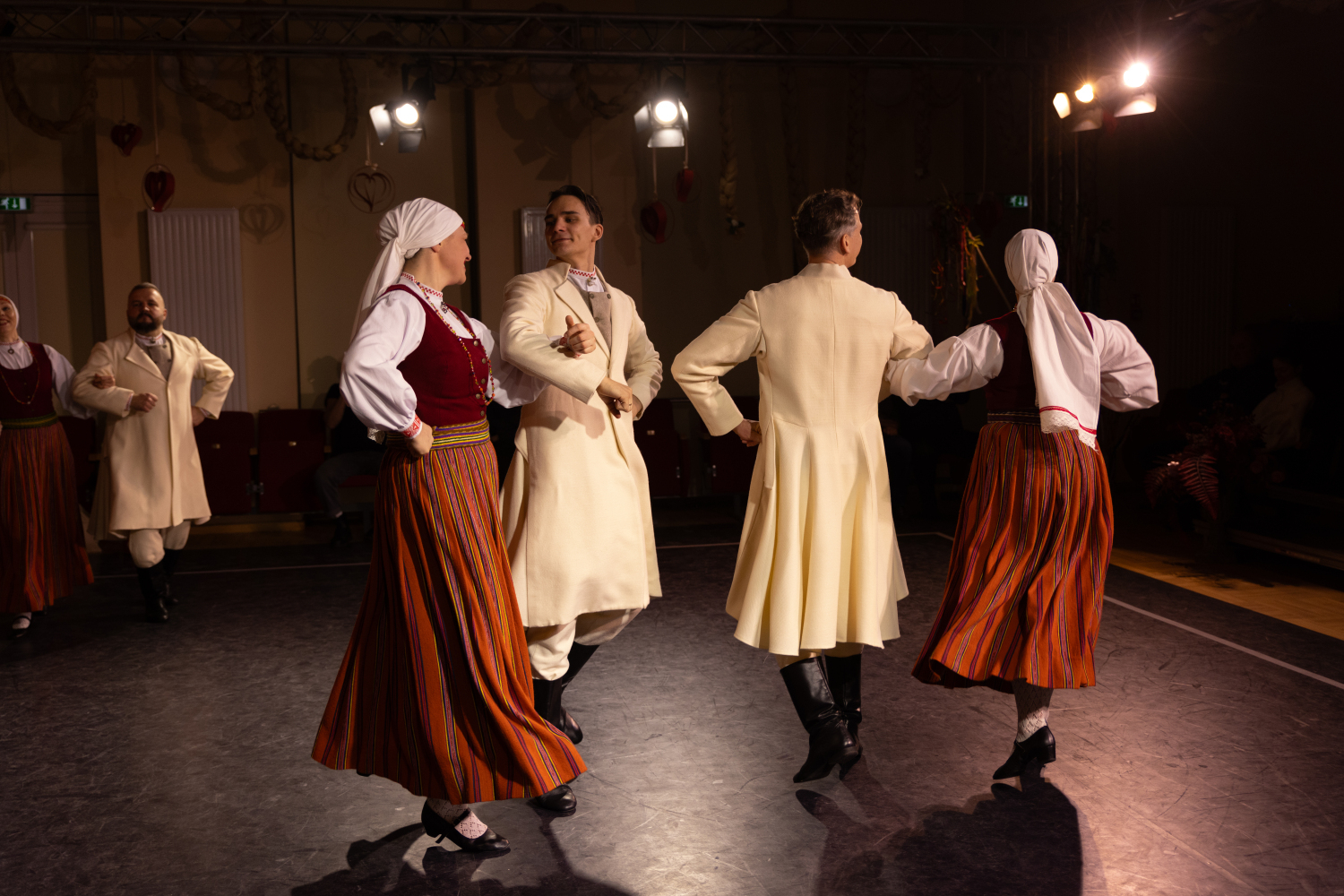 Mīlestības dienas sadancis "Kāzas" kolektīvi