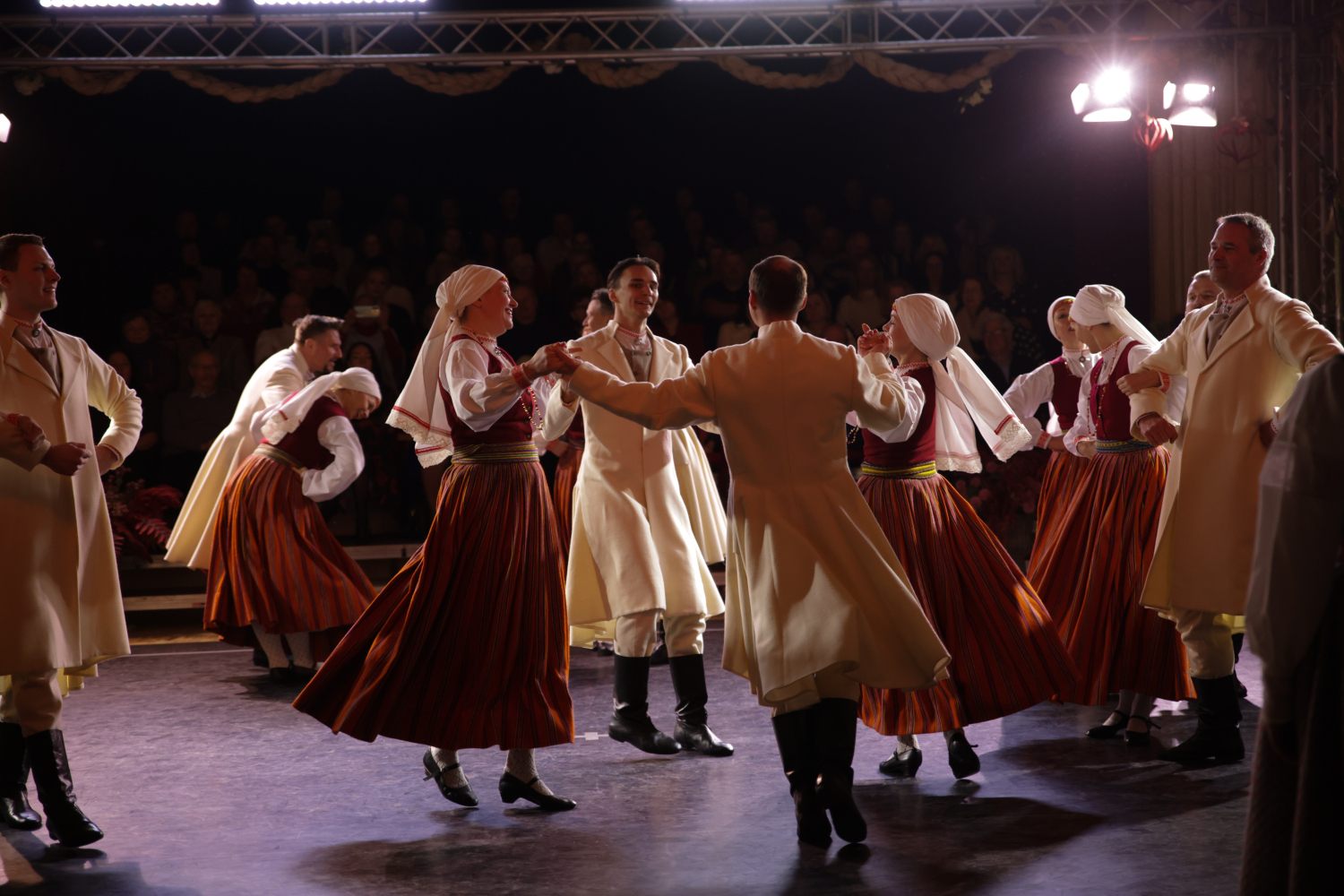 Mīlestības dienas sadancis "Kāzas" kolektīvi