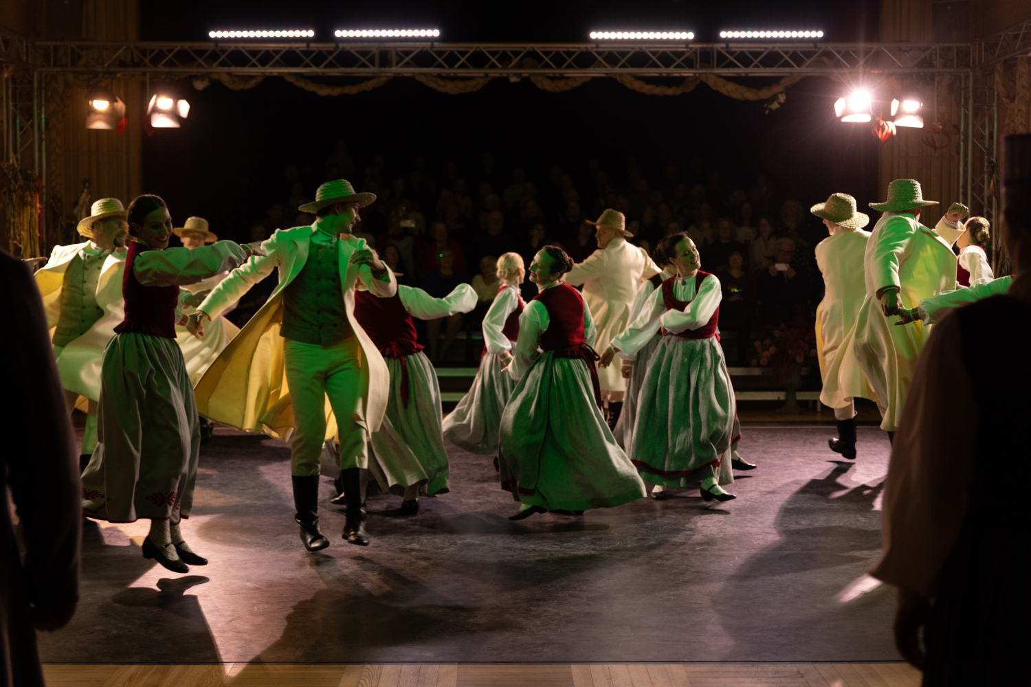 Mīlestības dienas sadancis "Kāzas" kolektīvi