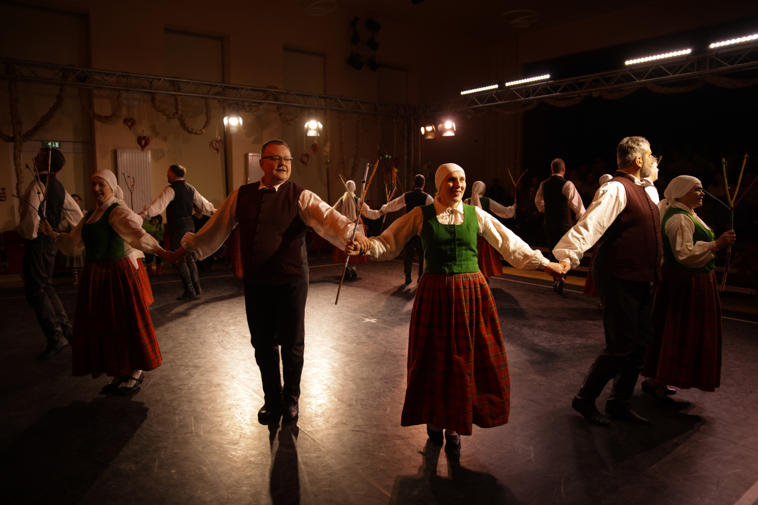 Mīlestības dienas sadancis "Kāzas" kolektīvi