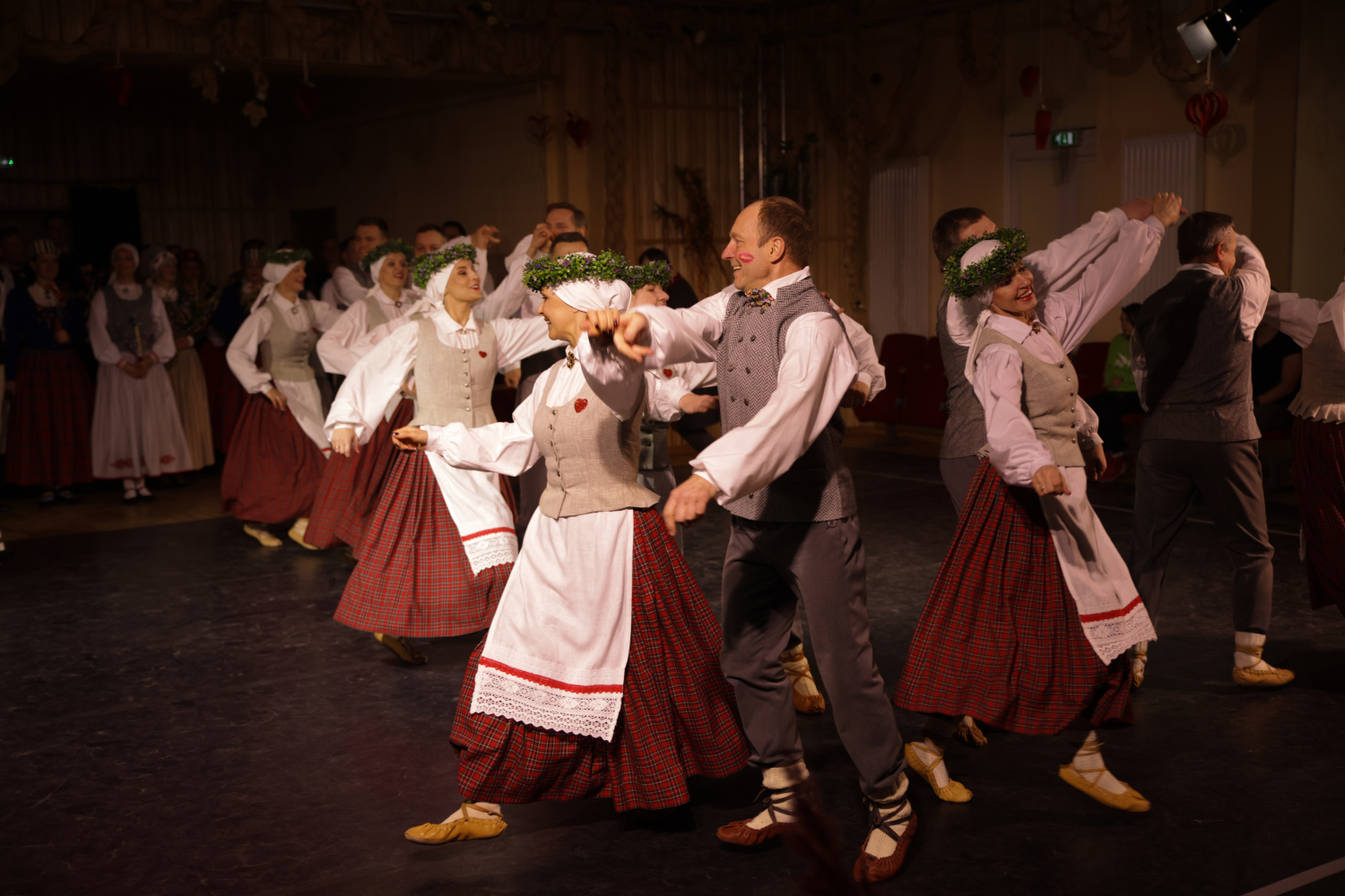 Mīlestības dienas sadancis "Kāzas" kolektīvi