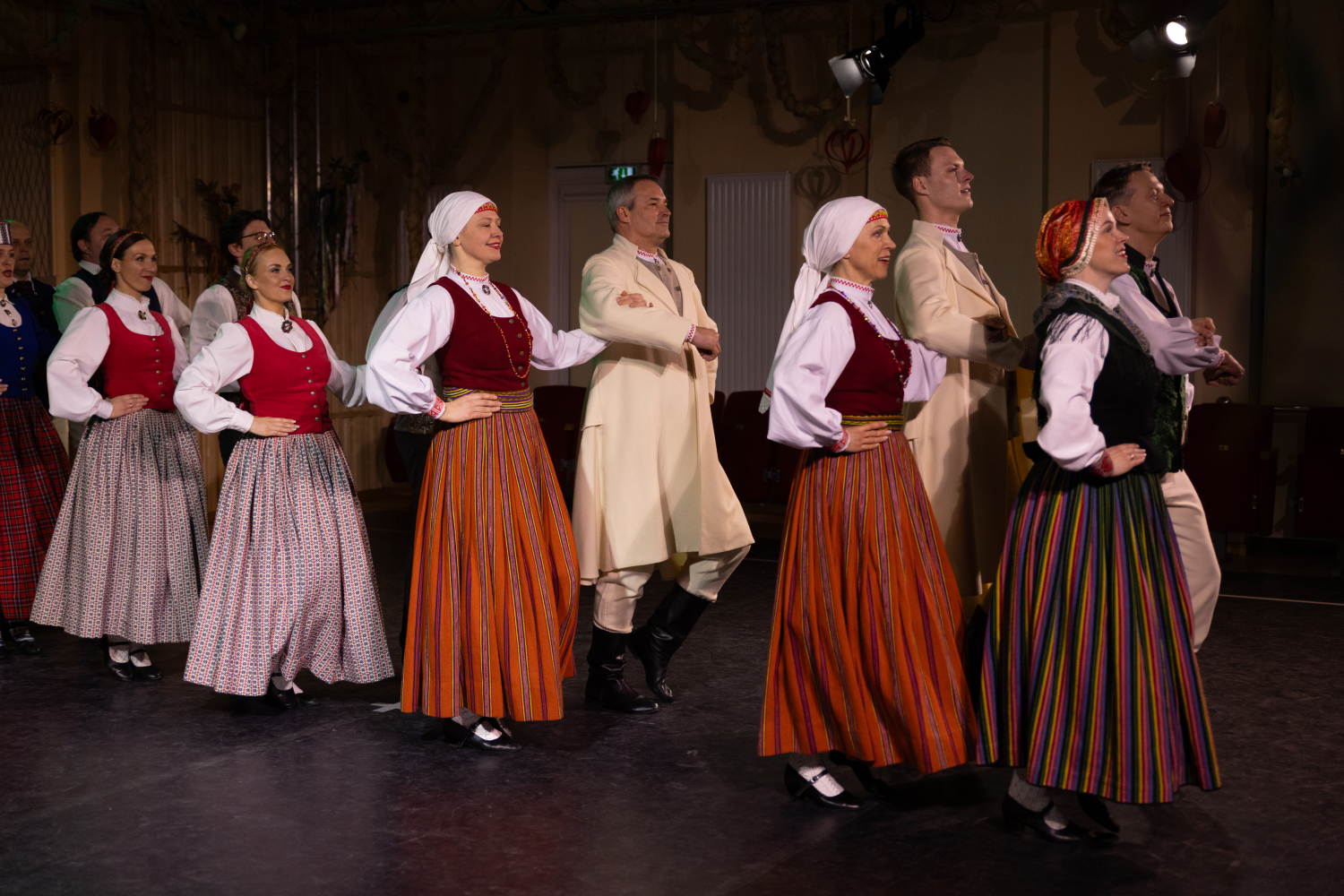 Mīlestības dienas sadancis "Kāzas" kolektīvi