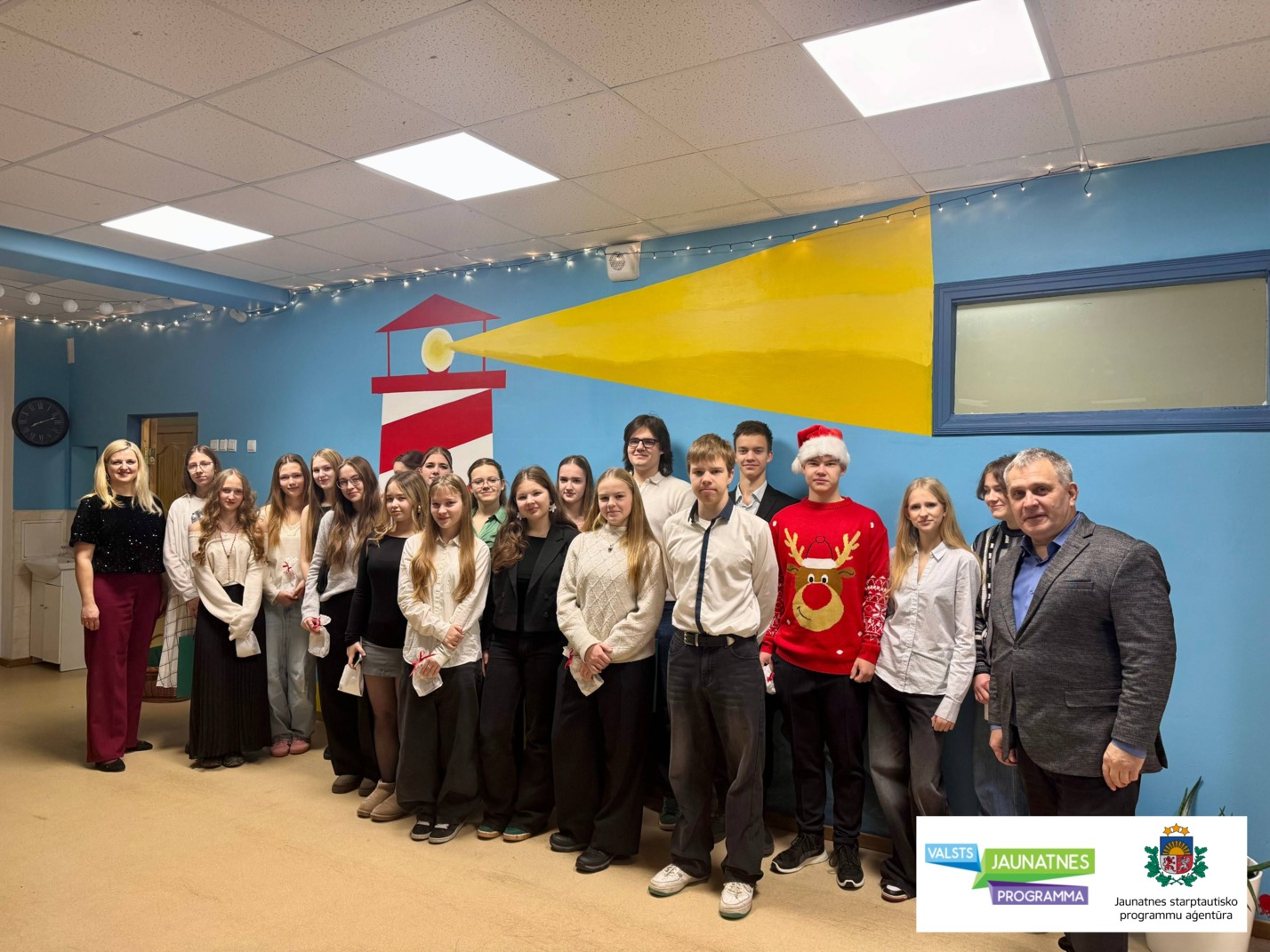 Projekta “Vēlies! Uzņemies! Rīkojies” laikā labiekārtota skolēnu atpūtas telpa 