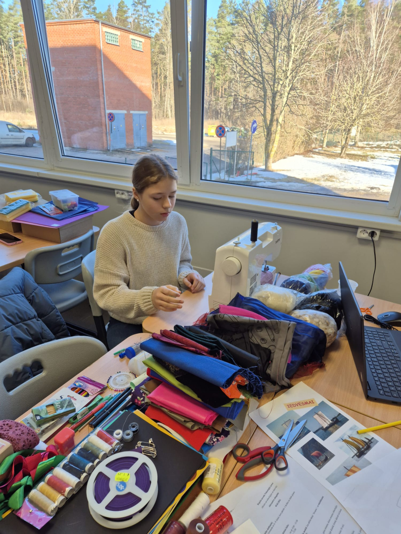 dizaina un tehnoloģiju jomas 6.–9. klašu alternatīvā komandu olimpiāde