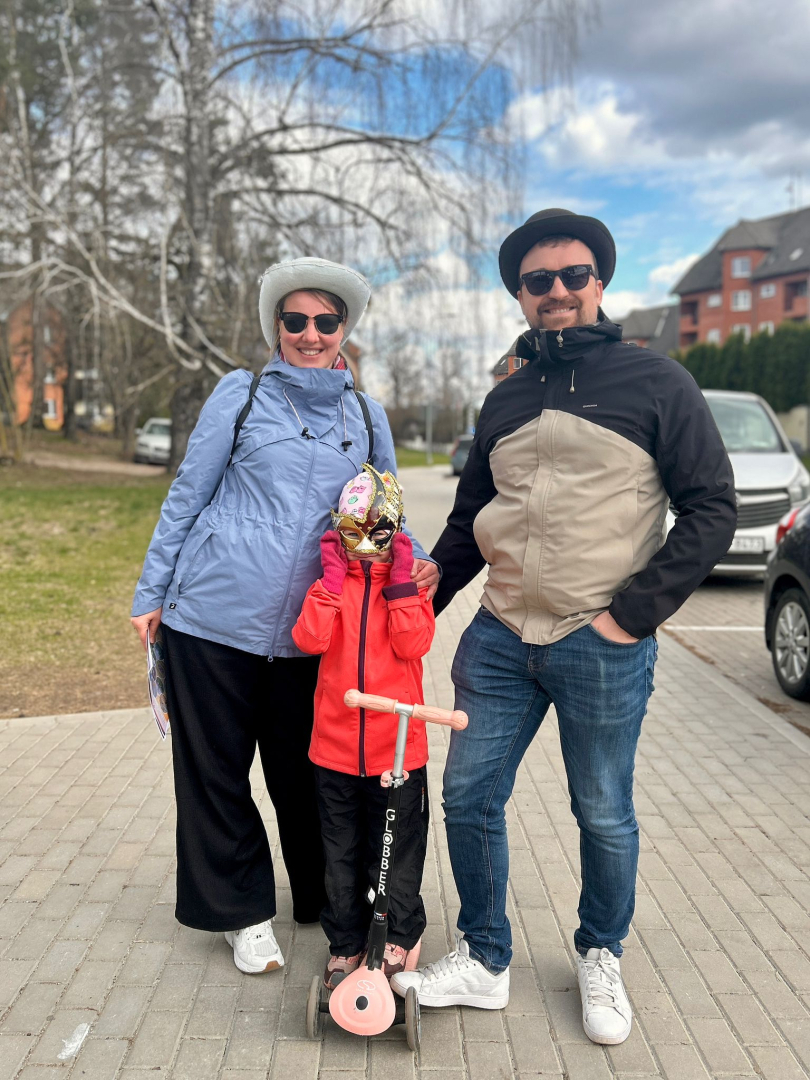 Aizvadīts aizraujošs ģimeņu foto orientēšanās pasākums Upesciemā