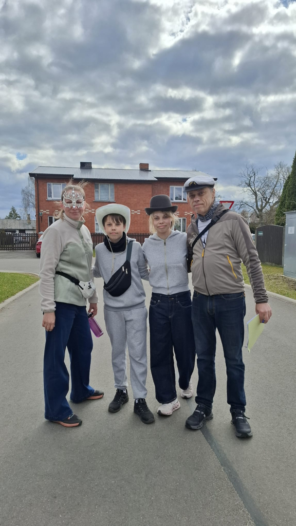 Aizvadīts aizraujošs ģimeņu foto orientēšanās pasākums Upesciemā