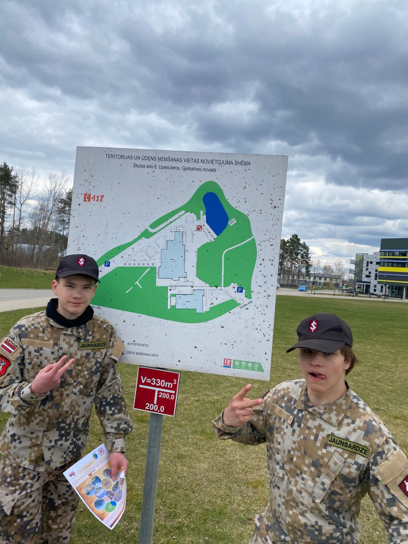 Aizvadīts aizraujošs ģimeņu foto orientēšanās pasākums Upesciemā