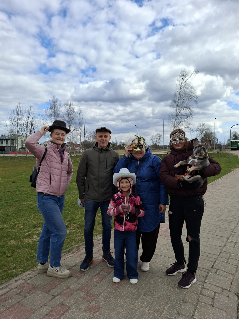 Aizvadīts aizraujošs ģimeņu foto orientēšanās pasākums Upesciemā