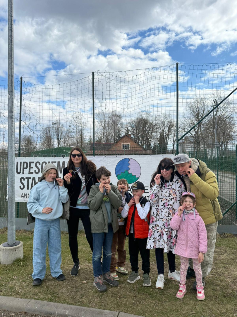 Aizvadīts aizraujošs ģimeņu foto orientēšanās pasākums Upesciemā