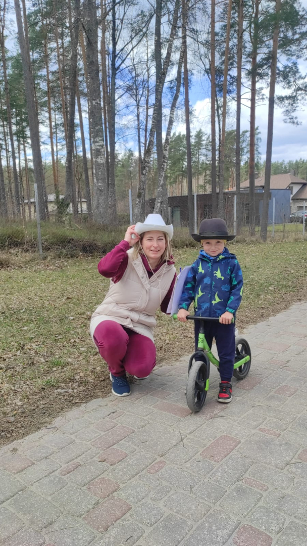 Aizvadīts aizraujošs ģimeņu foto orientēšanās pasākums Upesciemā