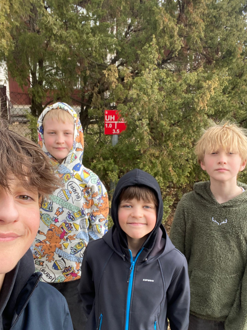 Aizvadīts aizraujošs ģimeņu foto orientēšanās pasākums Upesciemā