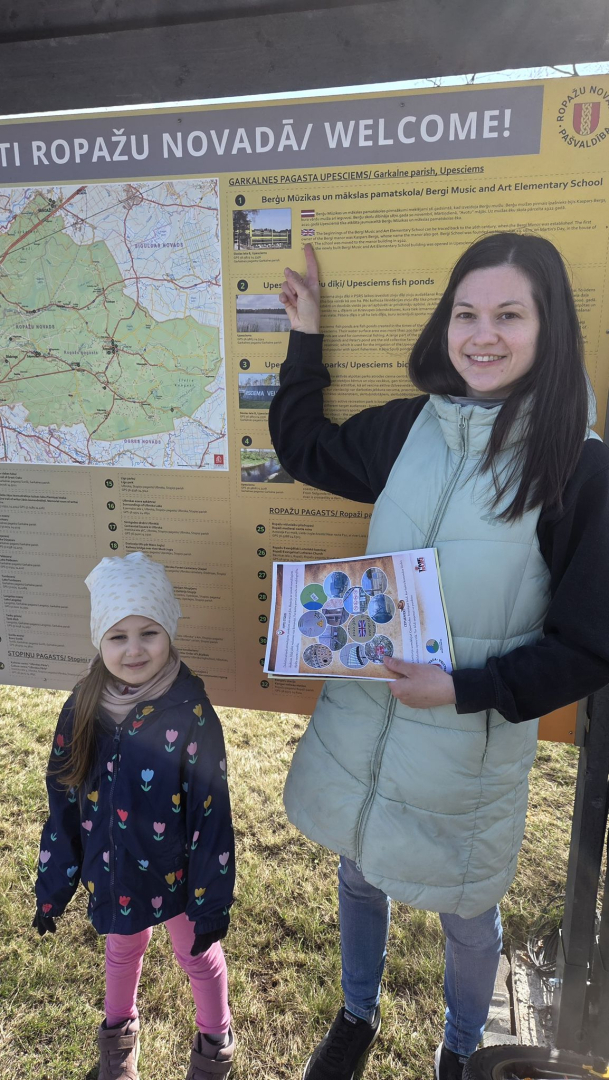 Aizvadīts aizraujošs ģimeņu foto orientēšanās pasākums Upesciemā
