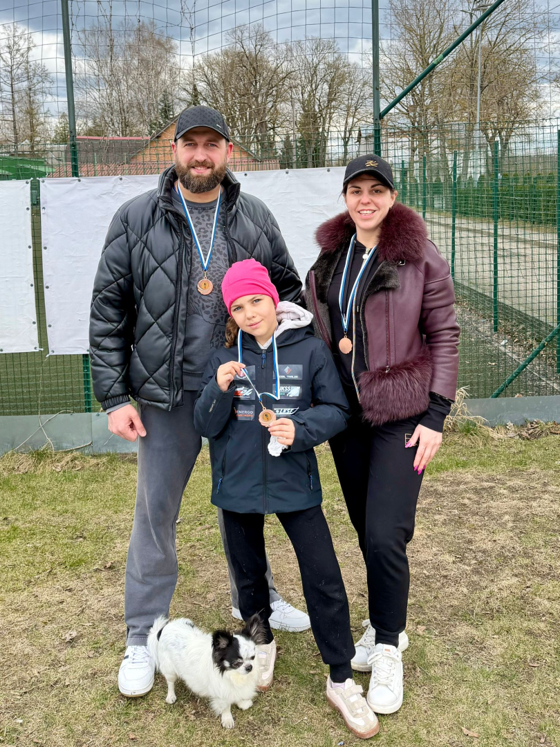 Aizvadīts aizraujošs ģimeņu foto orientēšanās pasākums Upesciemā