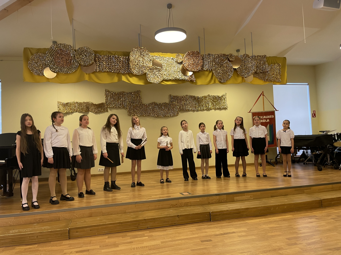 Noslēdzies vokālo ansambļu konkurss “Balsis 2026”; Zaķumuižas jaunākās grupas ansamblis