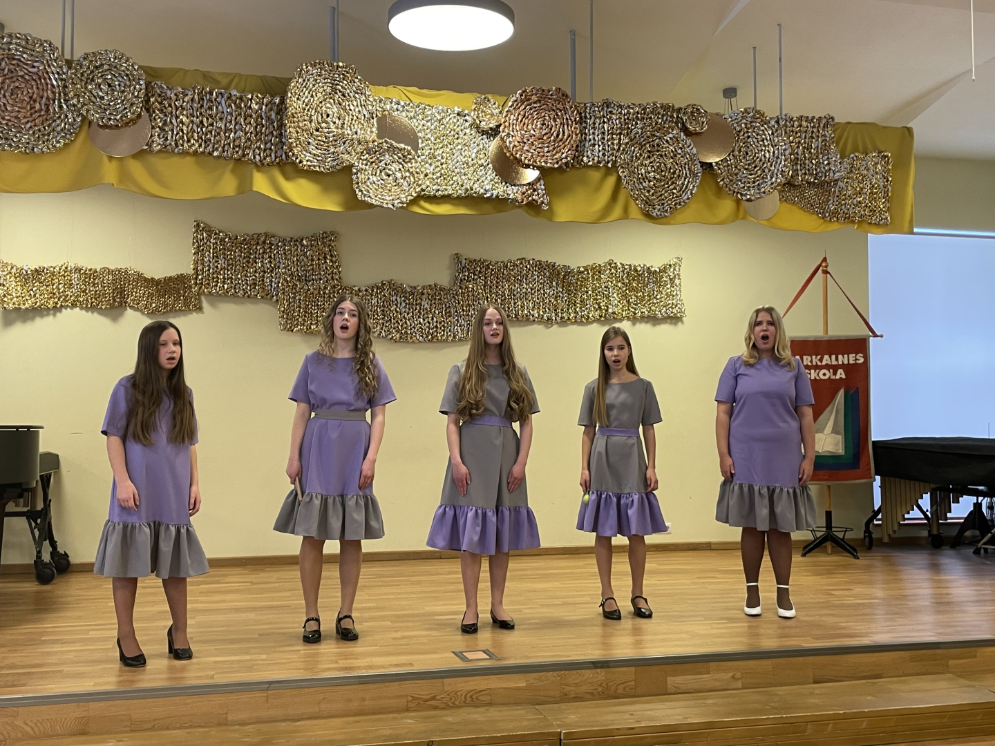 Noslēdzies vokālo ansambļu konkurss “Balsis 2026”; Zaķumuižas vidējās grupas ansamblis