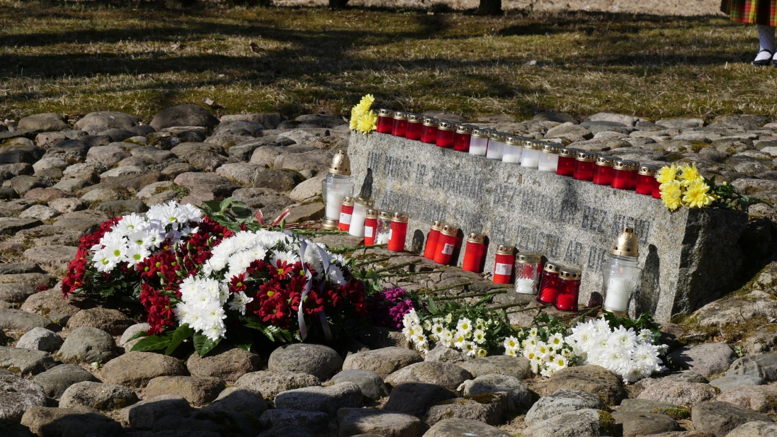 Komunistiska genocida pasakums Ropaži