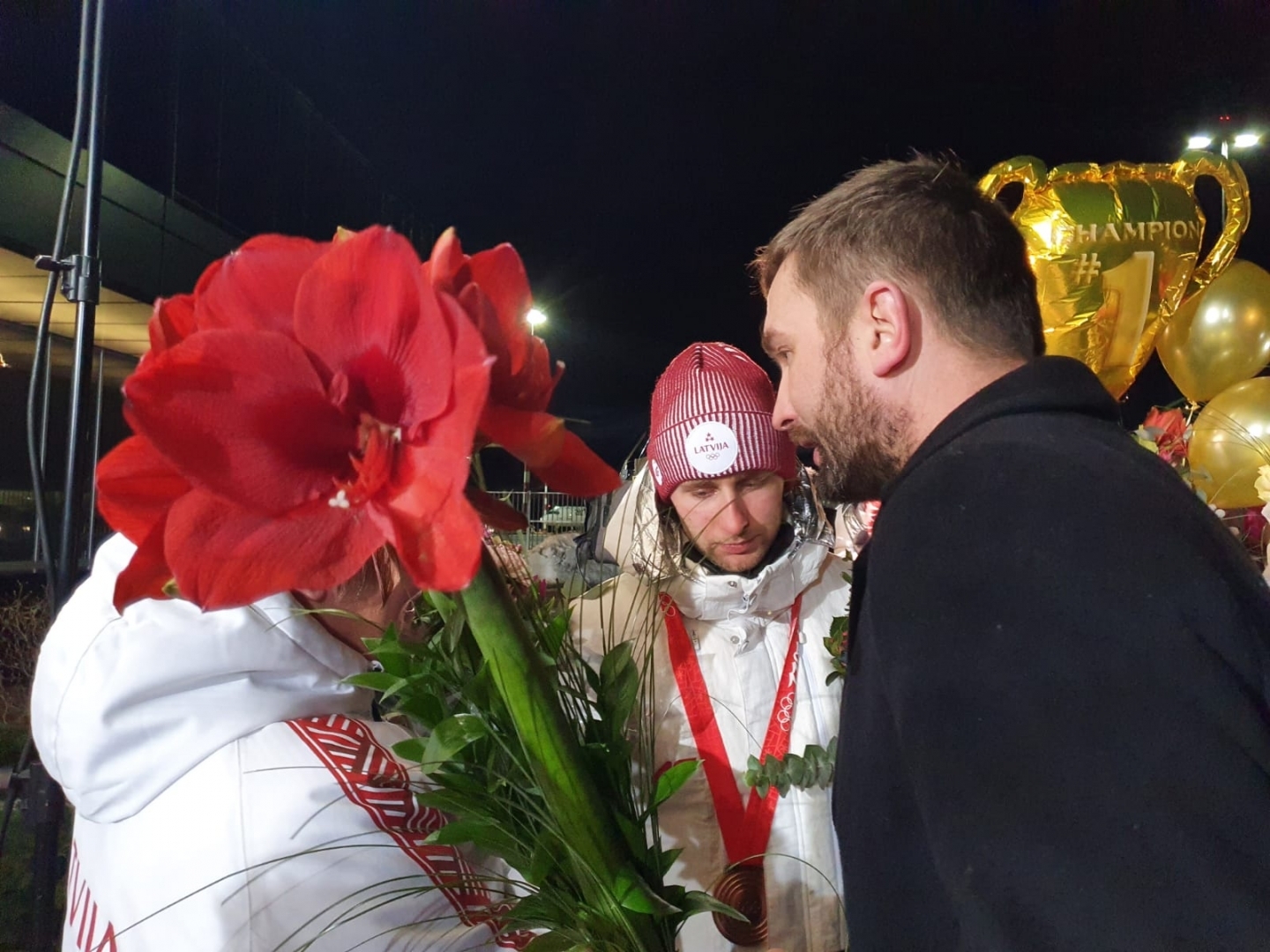 Sagaidām mājās ropažniekus, Olimpiskos medaļniekus Mārtiņu Botu un Robertu Plūmi! 