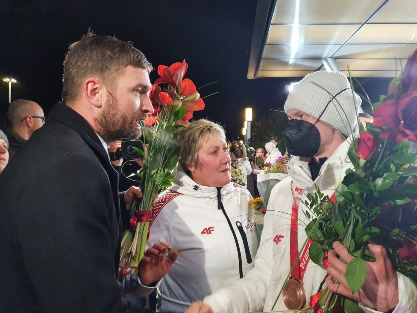 Sagaidām mājās ropažniekus, Olimpiskos medaļniekus Mārtiņu Botu un Robertu Plūmi! 