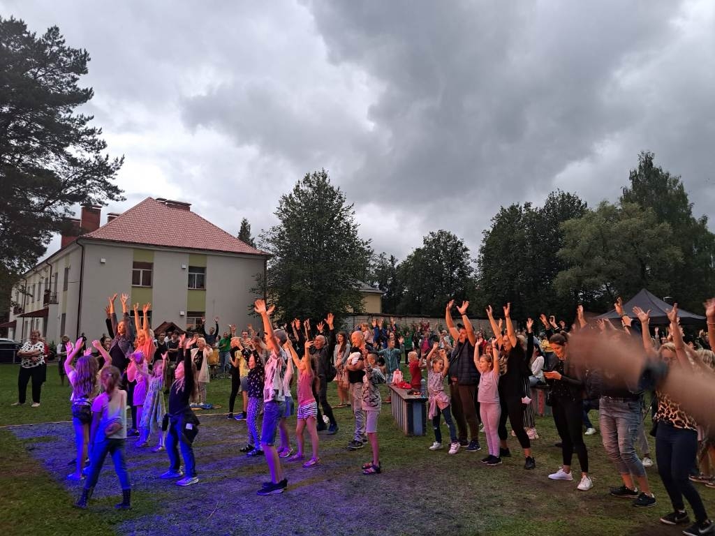 "Dzels vilks" pirms jaunā mācību gada, Vangažos, Strauta pļavā
