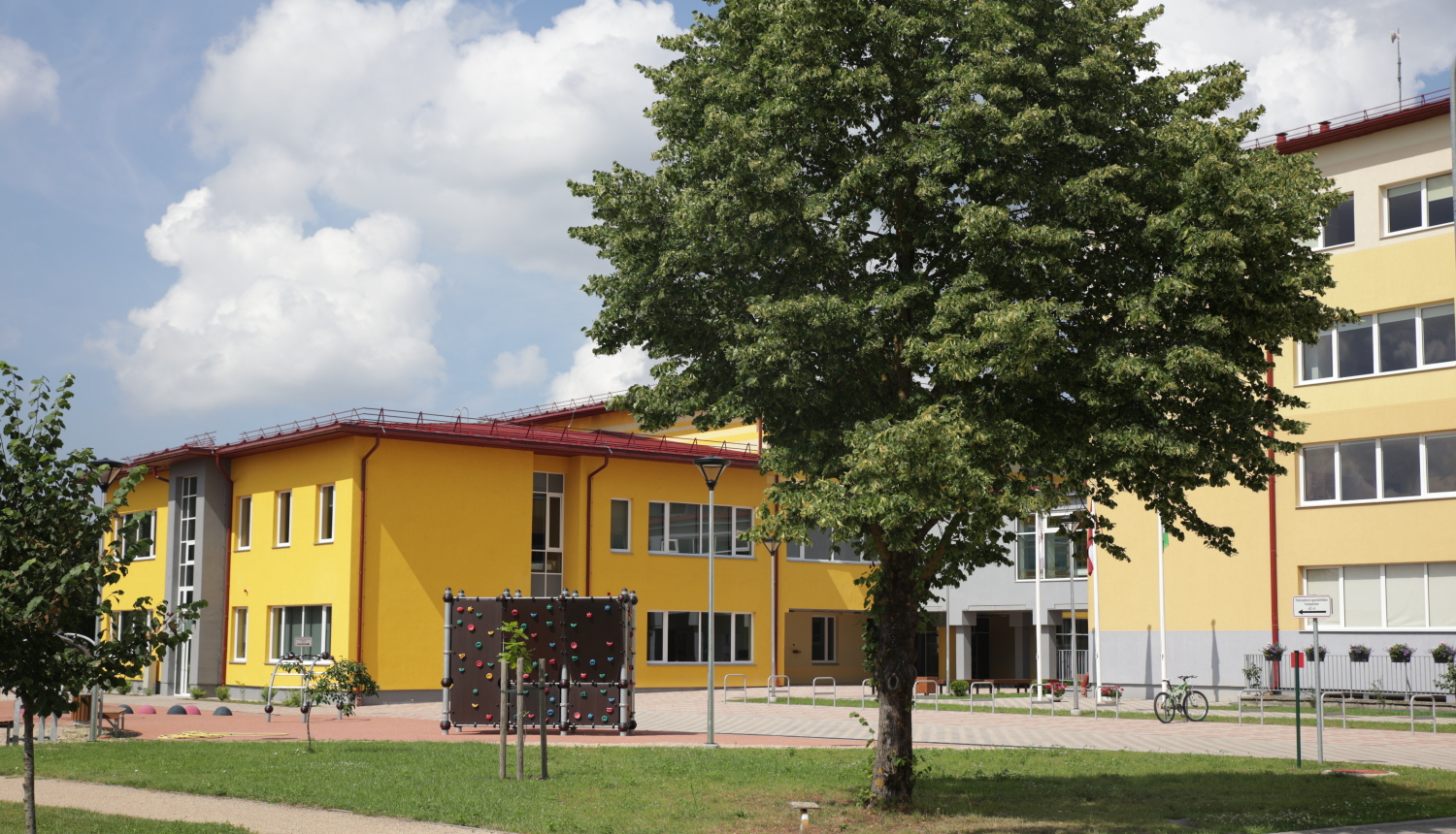 Ulbrokas vidusskolas piebūve