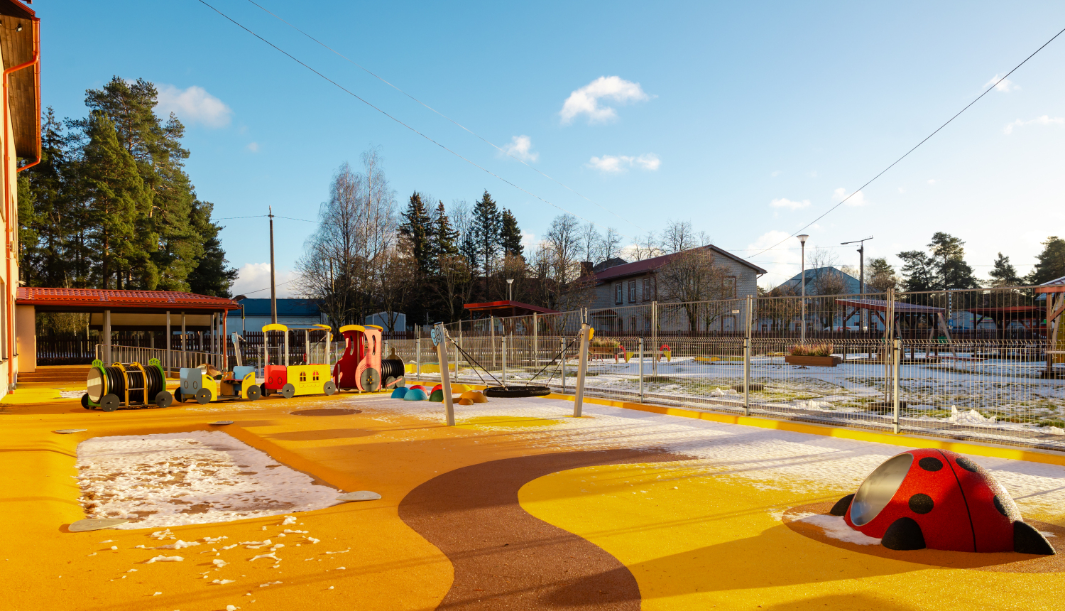 Atklāts jaunais rotaļu laukums PII “Jancis”  Vangažos