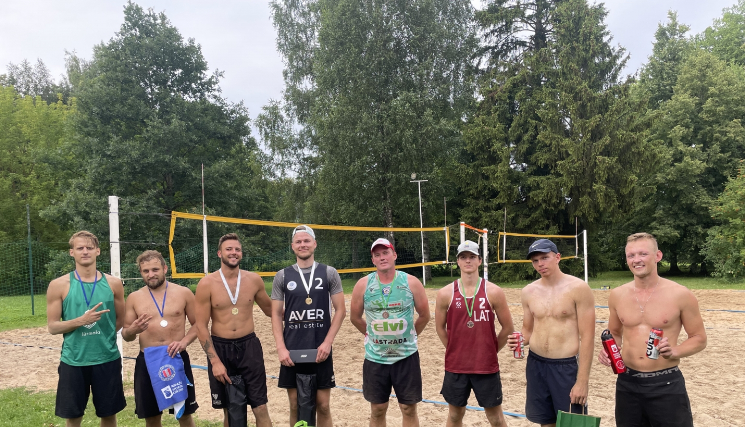 Ropažu pludmales volejbols