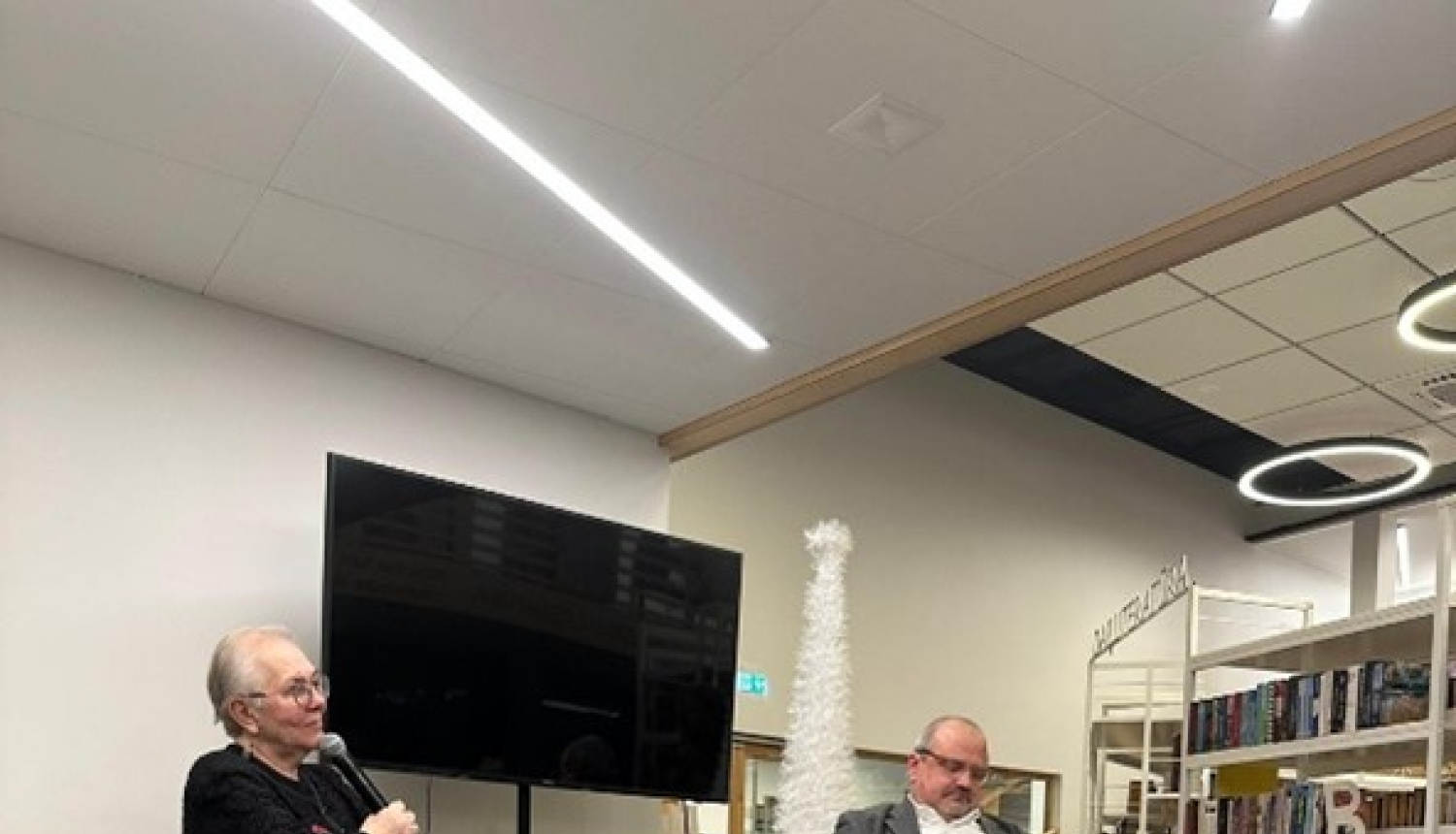 Ciklā “Domātājs un darītājs” Ulbrokas bibliotēkā viesojas rakstnieks Guntis Tālers