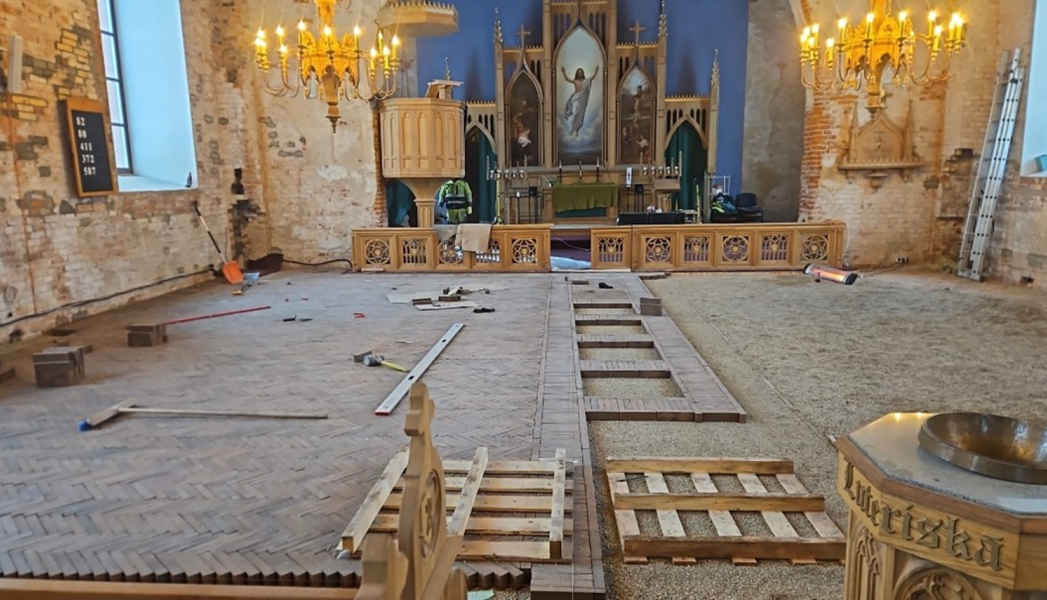 Ropažu baznīcas projekts, grīdas maiņa