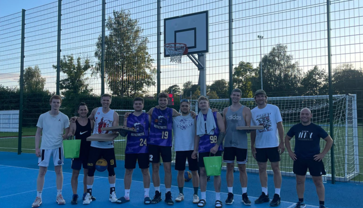 basketbola spēlētāji