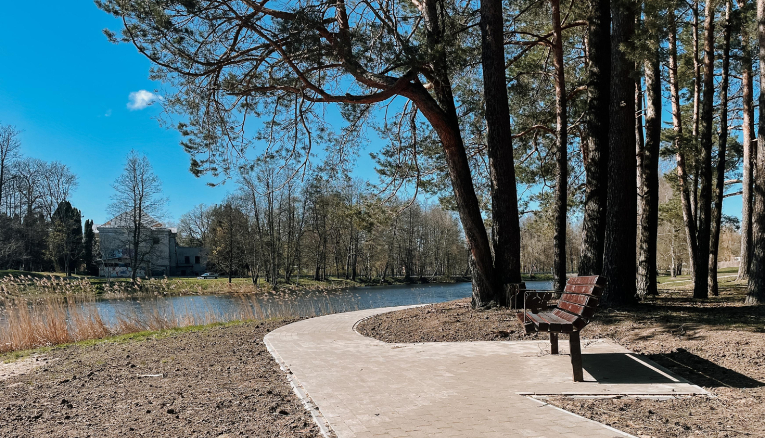 celiņš pie Ulbrokas ezera