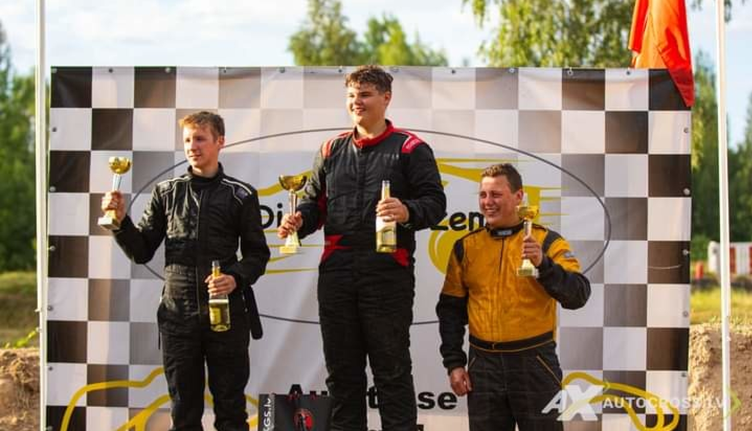 Mūsu sportisti sezonas ievadā izcīna uzvaru komandai. Juniors Lenards Lepsis izcīna uzvaru 44 sportistu konkurencē