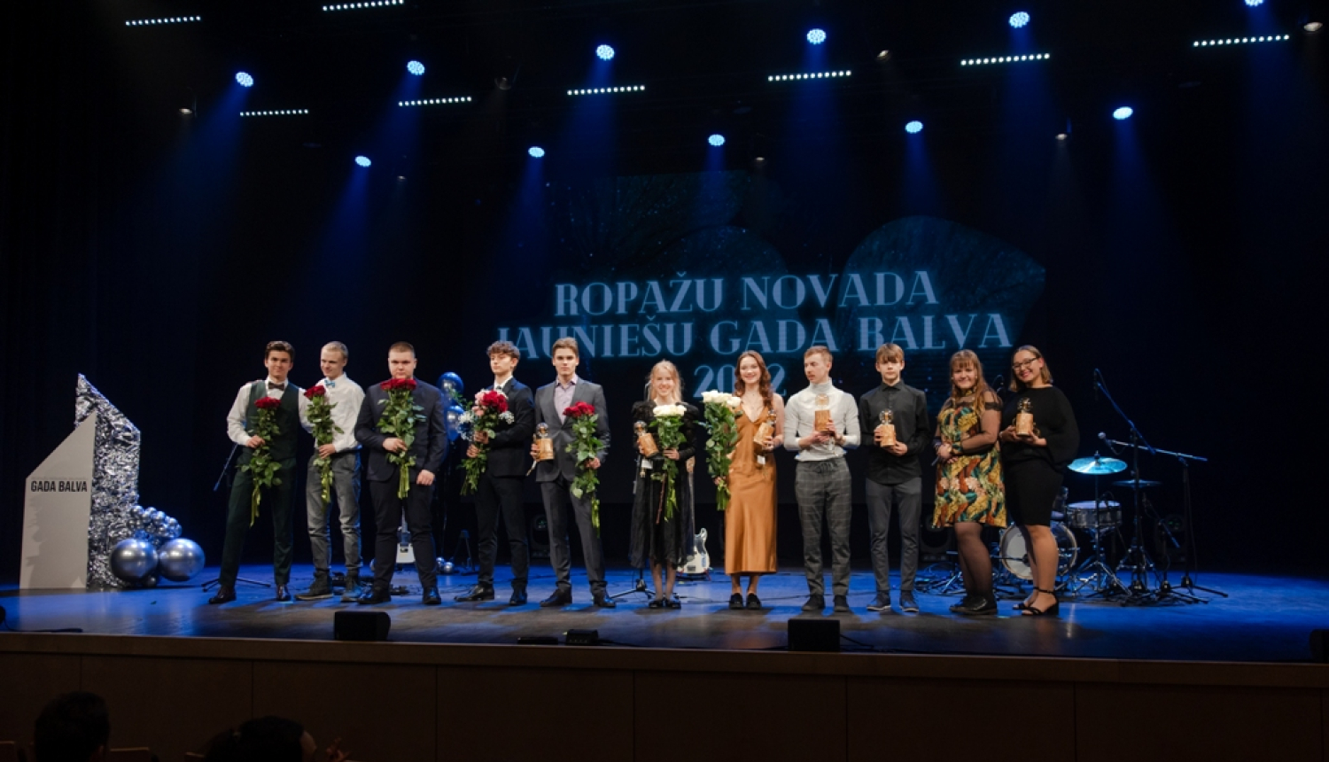 Pasniegtas “Ropažu novada jauniešu gada balvas 2022”