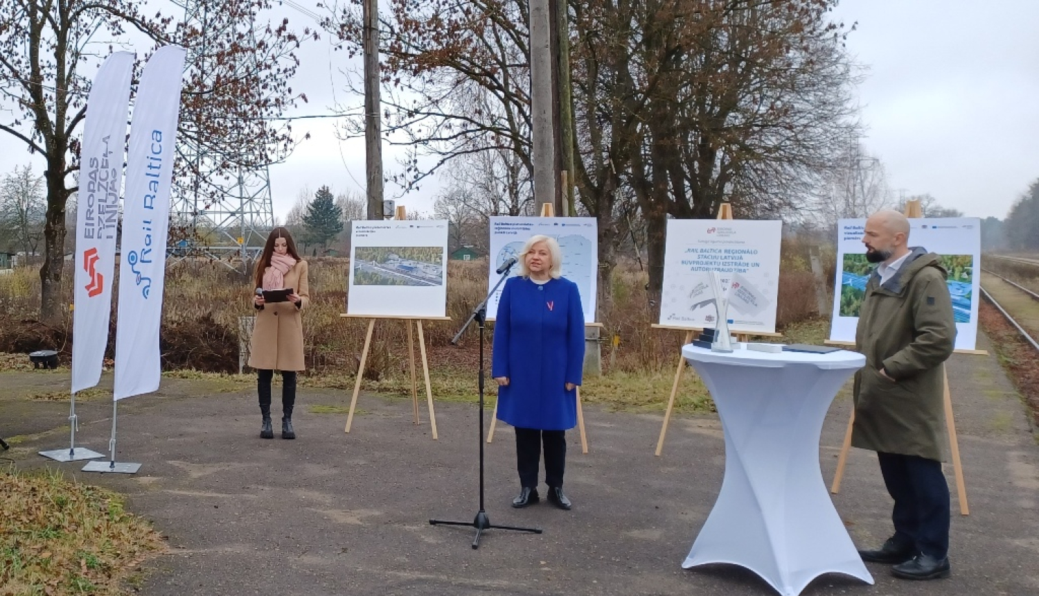 Rail Baltica reģionālo mobilitātes punktu projektēšanas līguma svinīga parakstīšana