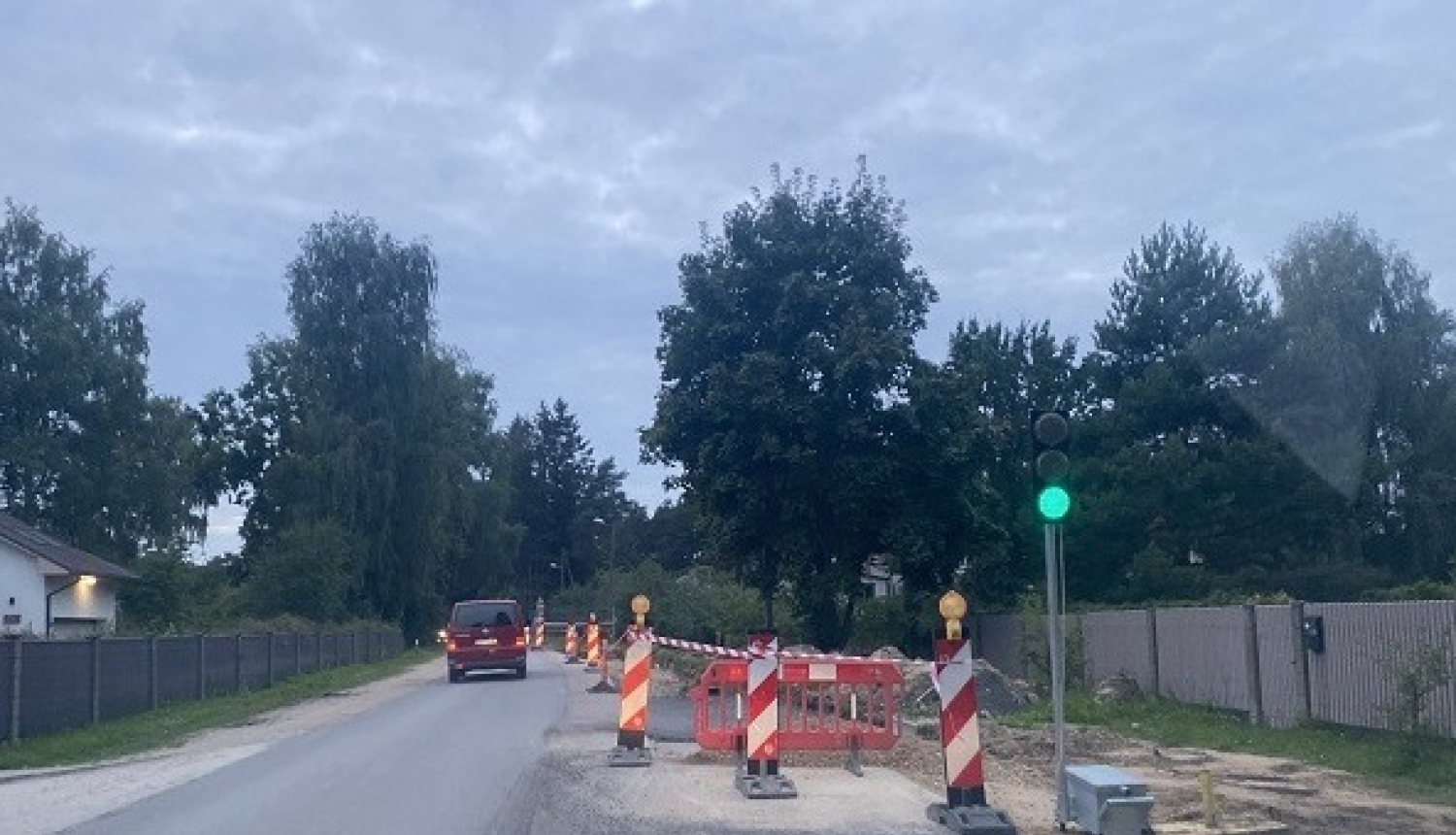 Garkalnē turpinās Upesciema ielas remontdarbi