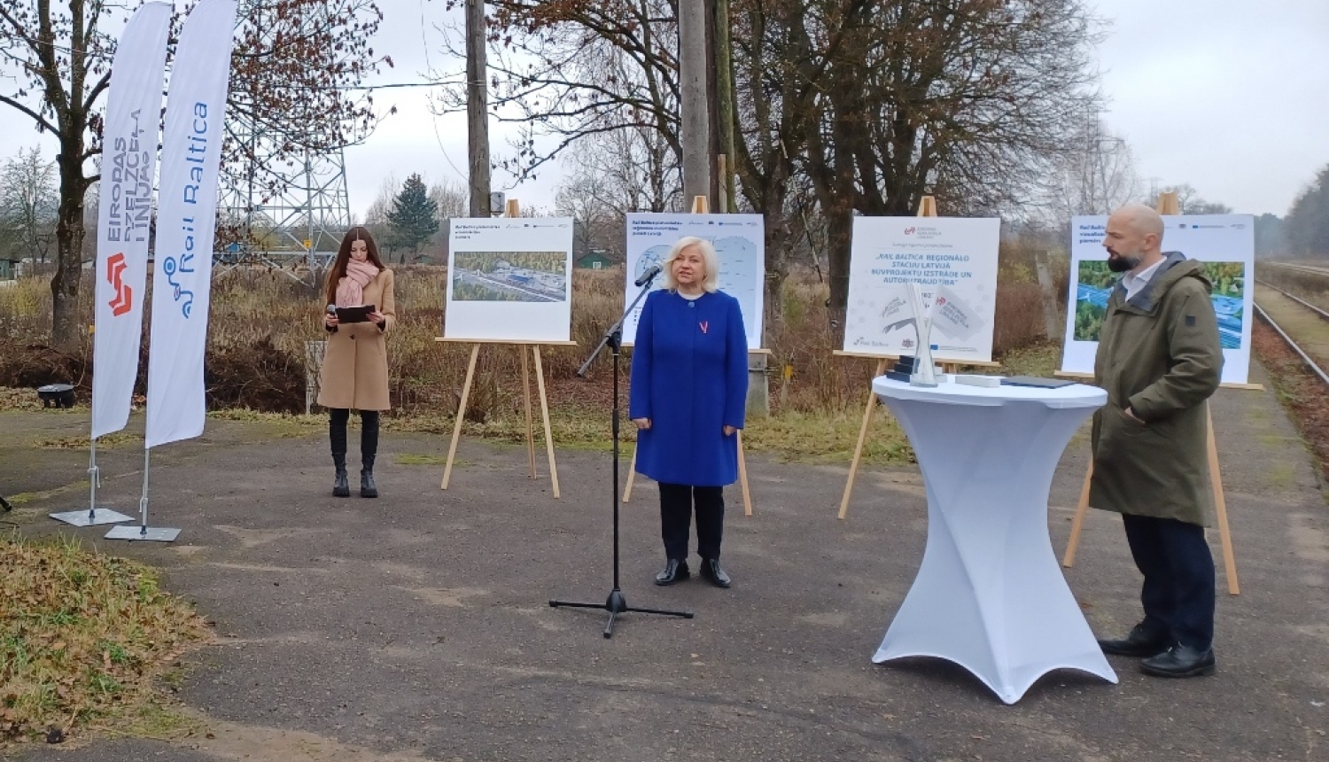 Rail Baltica reģionālo mobilitātes punktu projektēšanas līguma svinīga parakstīšana