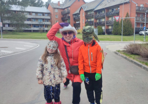 Aizvadīts aizraujošs ģimeņu foto orientēšanās pasākums Upesciemā